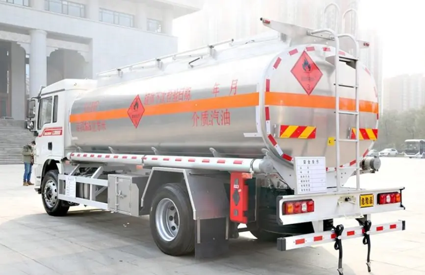 Shacman L3000 Oil Tank Truck-12