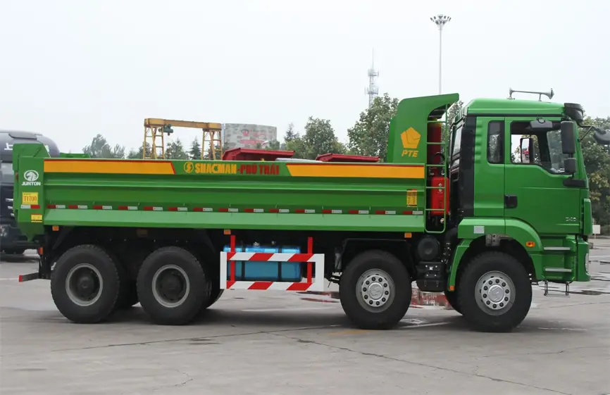 shacman F3000 8×4 dump truck-3