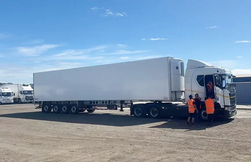Shacman Refrigerated Semi Trailer-4
