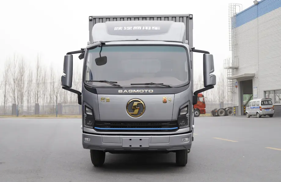 Shacman E9 4×2 Box Truck-1