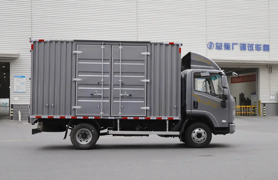 Shacman E9 4×2 Box Truck-3