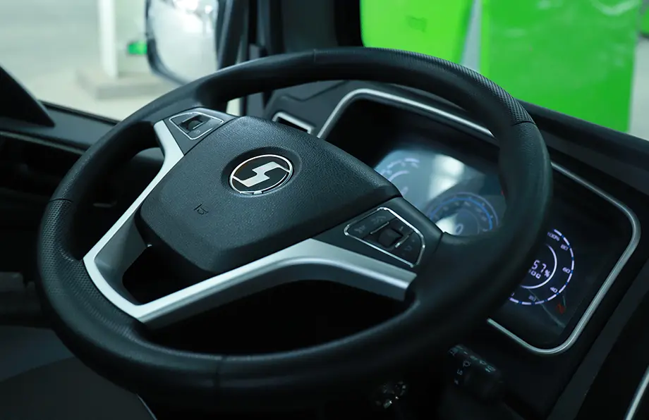 Shacman E9 4×2 Light Van Truck-6