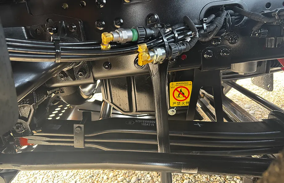 Shacman X3s 4×2 385hp Tractor Head-8