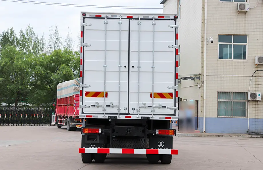 Shacman X3s 6×4 Cargo Truck-5