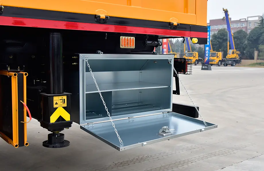 Shacman X3s 6×4 Truck-mounted Crane Truck-9