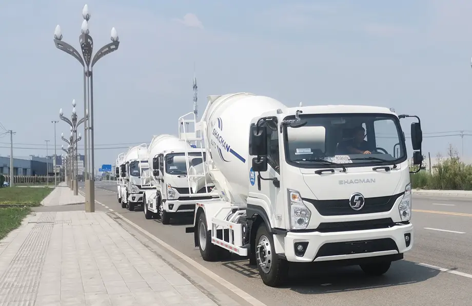 Shacman X7 6m³ Mixer Truck (1)