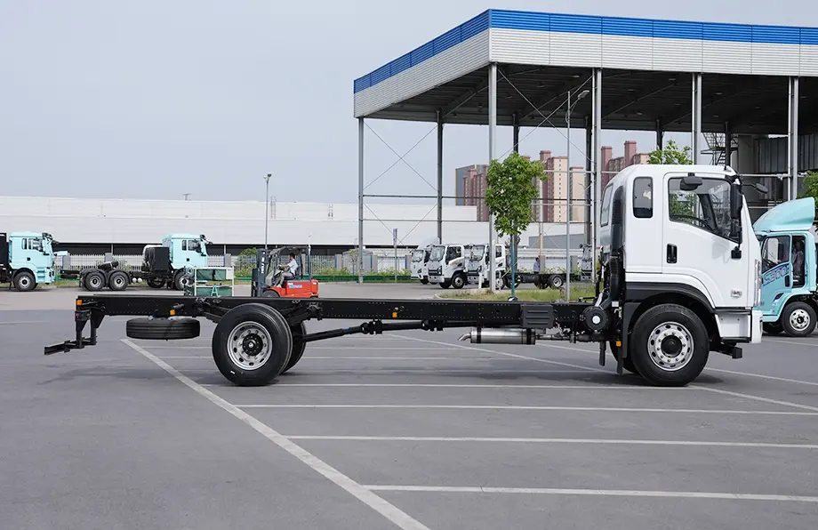 Shacman X7S Light Truck (2)