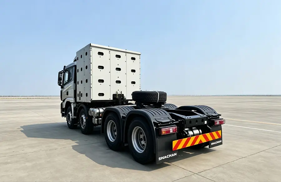 Shacman X3000 LNG 8×4 Tractor Truck-4